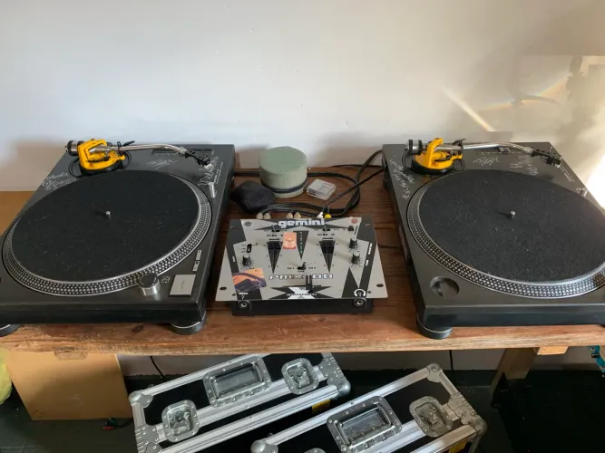 DJ setup 90