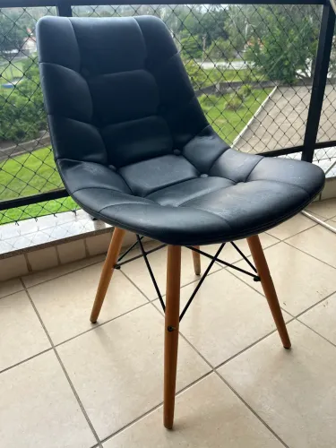 Par de cadeiras estofadas