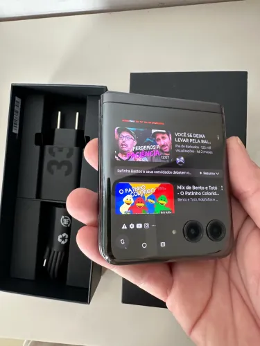 Moto Razr 40 ultra 