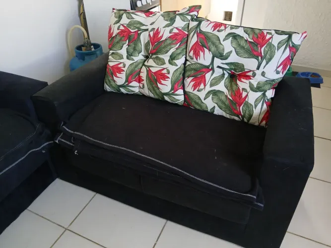 VENDO CONJUNTO DE SOFÁS 2 E 3 LUGARES