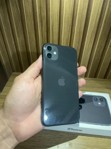 iPhone 11 64 GB bateria 80 %