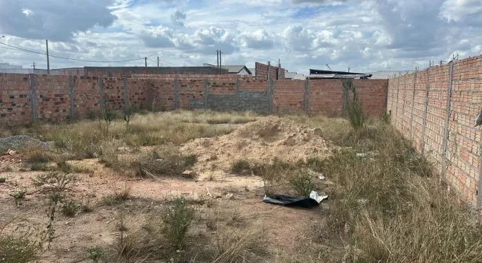 Vende-se terreno na Ataíde Teive