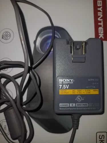 Fonte de Playstation One - 127v