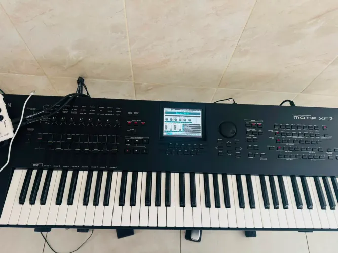 YAMAHA MOTIF XF7
