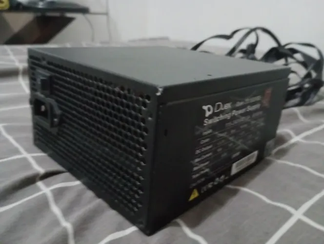 Fonte de alimentação para computador 
