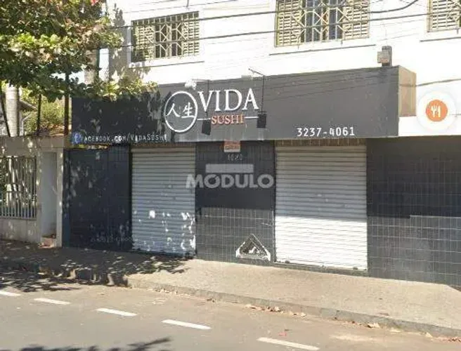Loja comercial disponível para locação no bairro Santa Mônica.