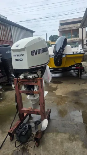 Motor Evenrude 300HP seminovos