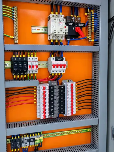 Quadros Elétricos Sob Medida | Fabricação e Montagem  ARISE 