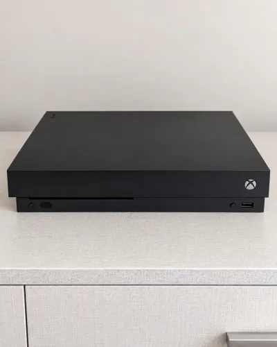 Xbox One X + 5 Controles + 13 Jogos Físicos | Kit Completo