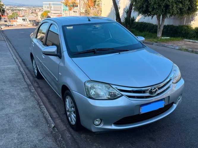 Toyota Etios XLS Sedan 1.5 Flex 16V 4P Mec. 2014