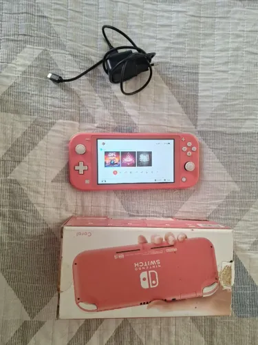 Nintendo Switch Lite NÃO DESBLOQUEADO - R$ 1.100,00