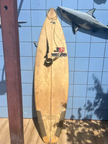 Prancha de Surf JS 5?10 usada