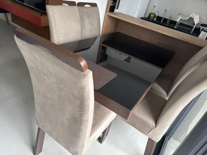 Mesa de vidro 6 cadeiras 