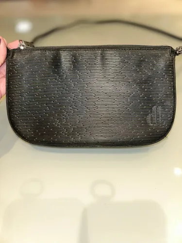 Bolsa Datelli Preta Versátil (2 em 1: Tiracolo e Mão)