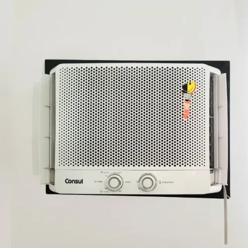 Ar-Condicionado de Janela Consul Mecânico CCB07GB 7.500 BTUs Frio 127V Branco