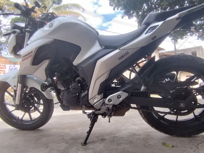 Vendo moto fazer 2019