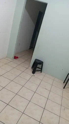CASA CABULA 2/4, SALA, 2 BANHEIROS, AREA DE SERVIÇO E VARANDA