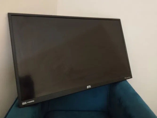 TV Semp Toshiba 32" HDMI + Chrome Cast