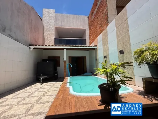 Casa 2/4 um suite - Area de lazer - Massagueira - Otima localização