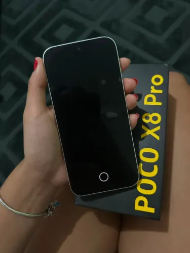 Vendo celular Poco X8 Pro lançamento, novissimo,com  nota fiscal 