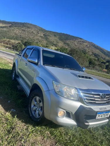 Toyota Hilux CD SRV D4-d 4X4 3.0 TDI Diesel AUT 2013