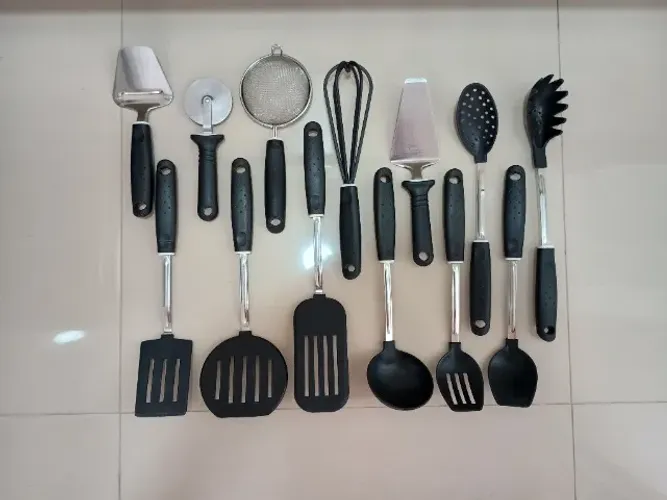 Utensilios de Cozinha - Inox e Cabo Preto - Tramontina Utilitá