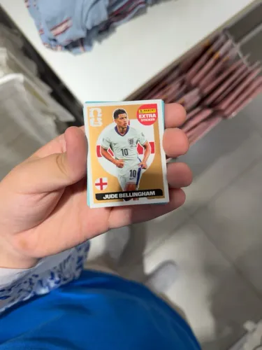 Venda da figurinha gold do belligham 