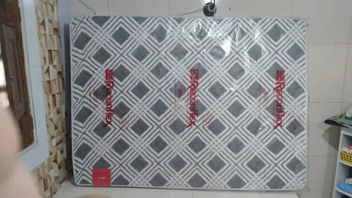 BOA TARDE VENDO 1 COLCHÃO De Casal Reconfex A Propiado Para Quem Tem Problemas de Coluna.