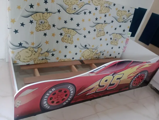 Cama montessoriana de Carro