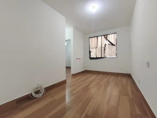 Apartamento 02 quartos à venda no bairro Castelo.