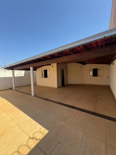 Casa á venda no bairro Planalto.