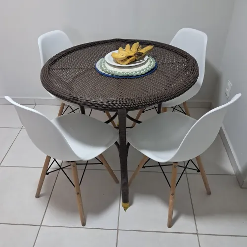 Mesa com Cadeiras