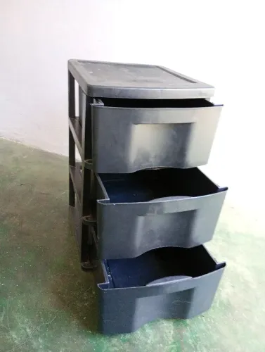 Gaveteiro de plástico preto