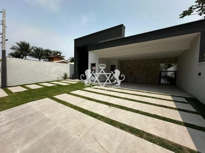 Casa com 3 quartos e piscina à venda, 207 m² - Verde Mar, Caraguatatuba
