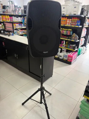 Caixa de som Donner SIX6000 15? 300W com tripé