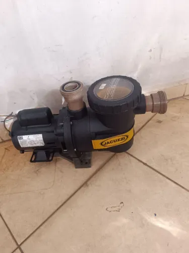 Vendo filtro e bomba jacuzzi ideal para piscina de até 20 mil litros de água