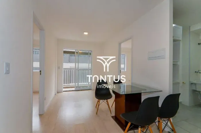 Apartamento com 2 dormitórios para alugar, 42 m² por R$ 2.150/mês - Capão Raso - Curitiba/