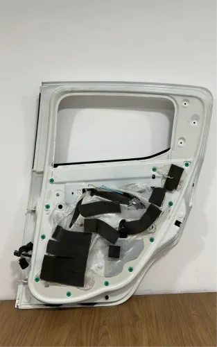 Porta traseira direita Fiat mobi 17/21