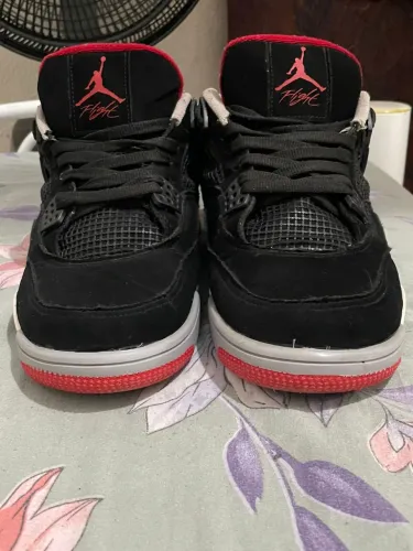 Tênis Jordan 4 preto e vermelho