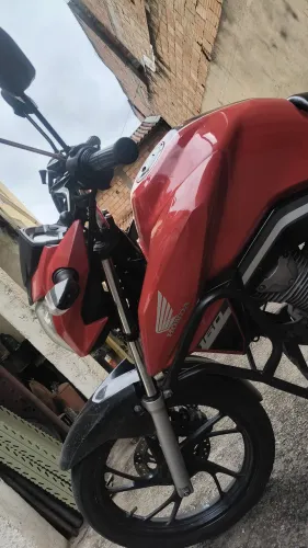 Vendo abaixo da tabela, dispensa curioso