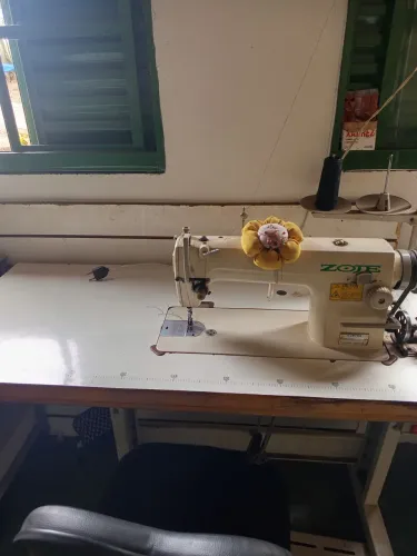 Máquina de costura industrial