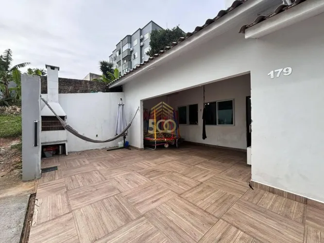 Residencial  Casa - Venda - 349,00 (M²) de Área Total - 100,00 (M²) de Área Privativa - R$