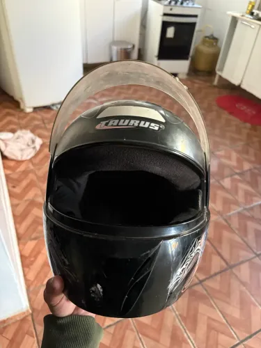 capacete bom