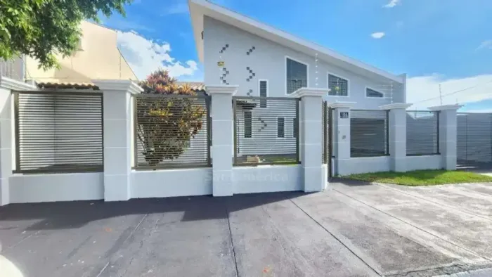 Casa para alugar com 4 quartos na Zona Leste de Londrina, Próximo ao Aeroporto