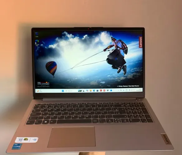 Notebook Lenovo i3 12 geração,8gb ddr4, Ssd Nvme 256gb (Aceito cartão)