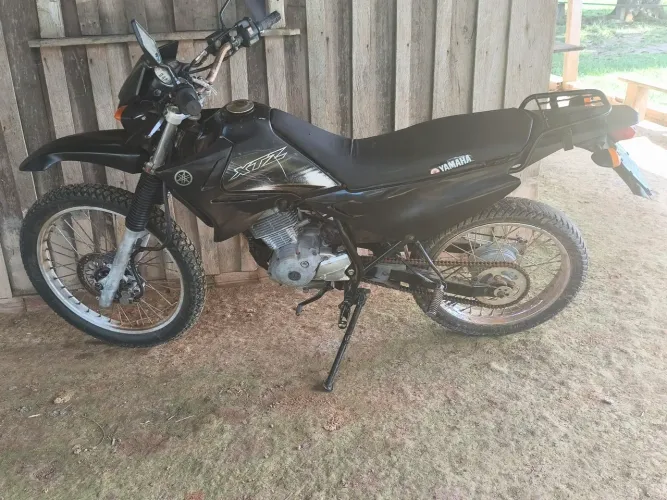 Moto muito boa,toda revisada 