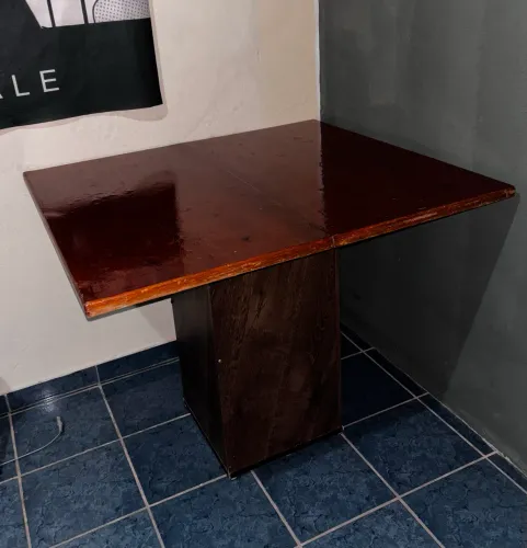 Mesa de copa envernizada 