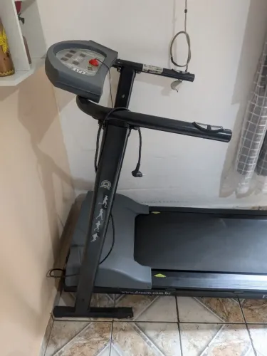 Vende se essa esteira de caminhada na promoção