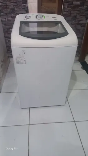 Vendo uma máquina de lavar roupa Consul 9 kg bem conservada funcionando perfeitamente