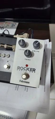 Vendo pedais e pedalboard